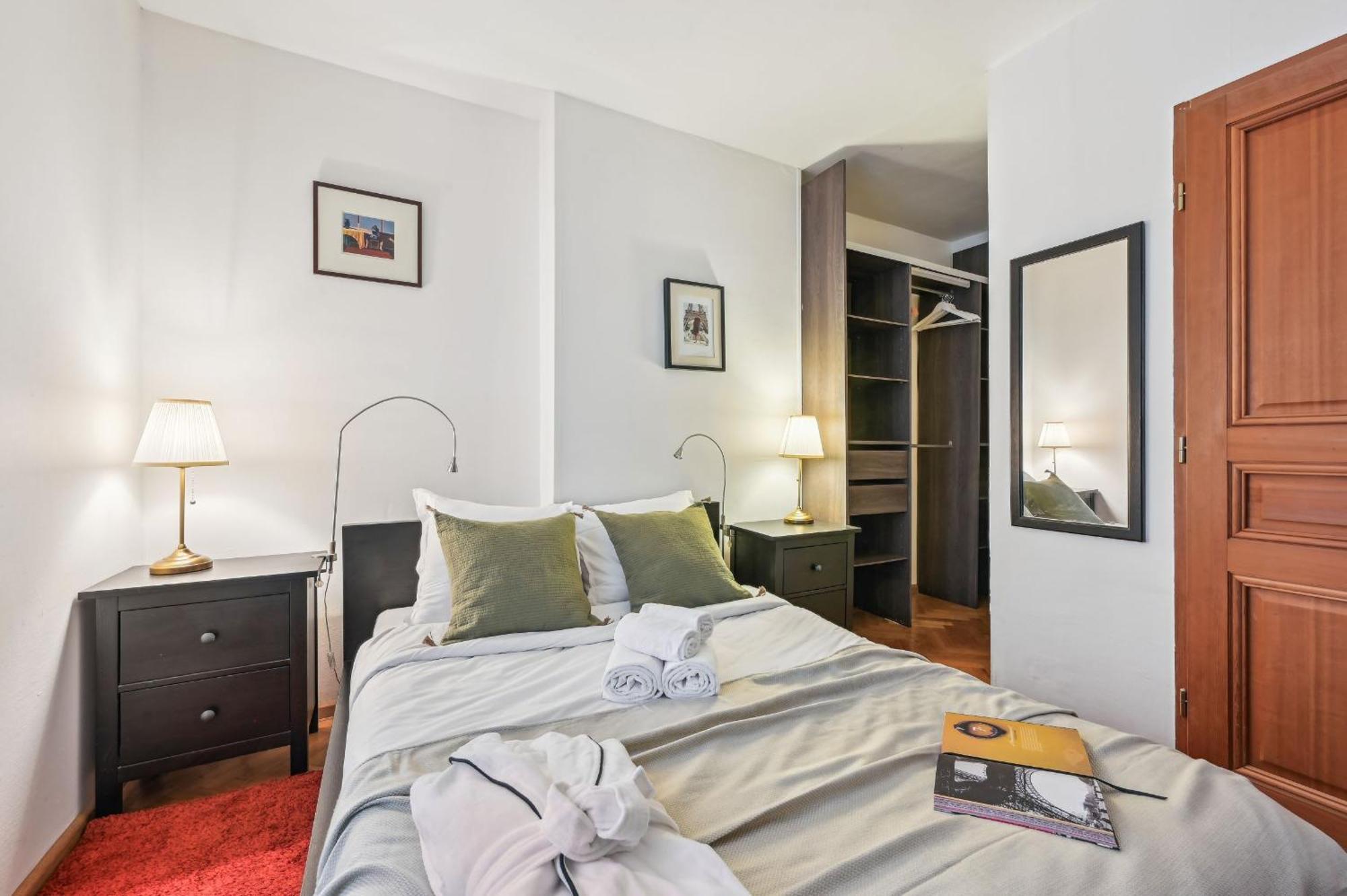 Eiffel Tower & Hotel Des Invalides - 1Br - Cityapartmentstay باريس المظهر الخارجي الصورة