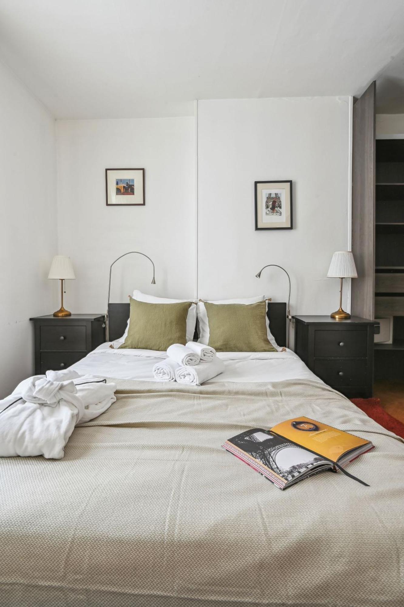 Eiffel Tower & Hotel Des Invalides - 1Br - Cityapartmentstay باريس المظهر الخارجي الصورة